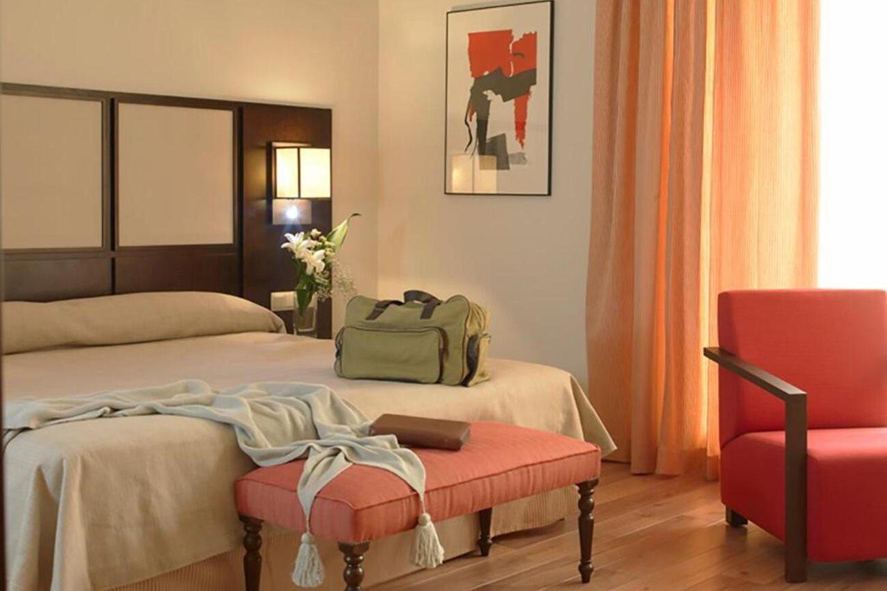Hotel Isla De La Garena Алькала-де-Энарес Экстерьер фото