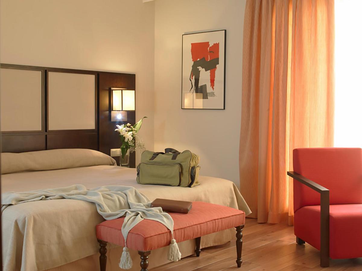 Hotel Isla De La Garena Алькала-де-Энарес Номер фото