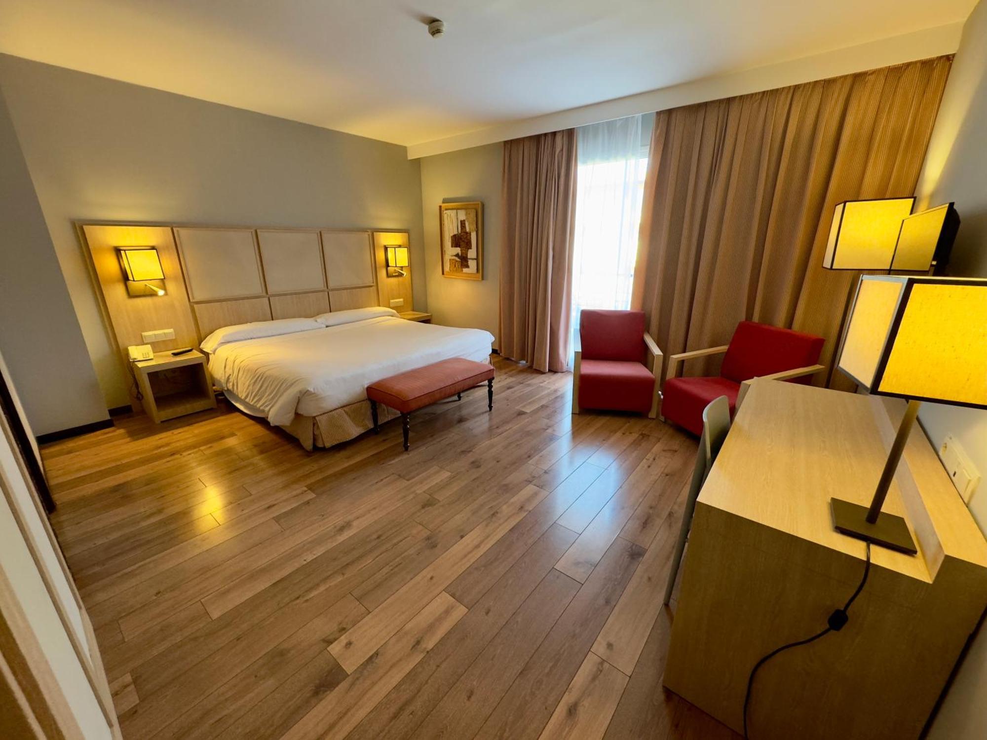 Hotel Isla De La Garena Алькала-де-Энарес Экстерьер фото