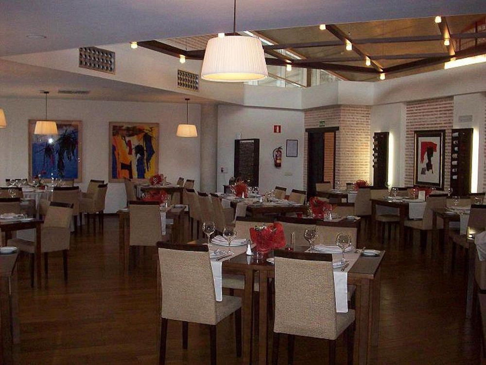 Hotel Isla De La Garena Алькала-де-Энарес Экстерьер фото
